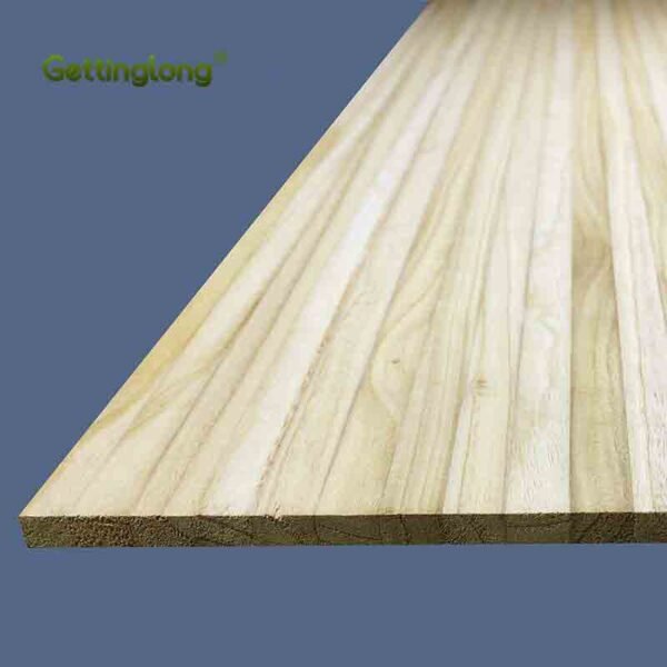 Snowboard with Paulownia wood core